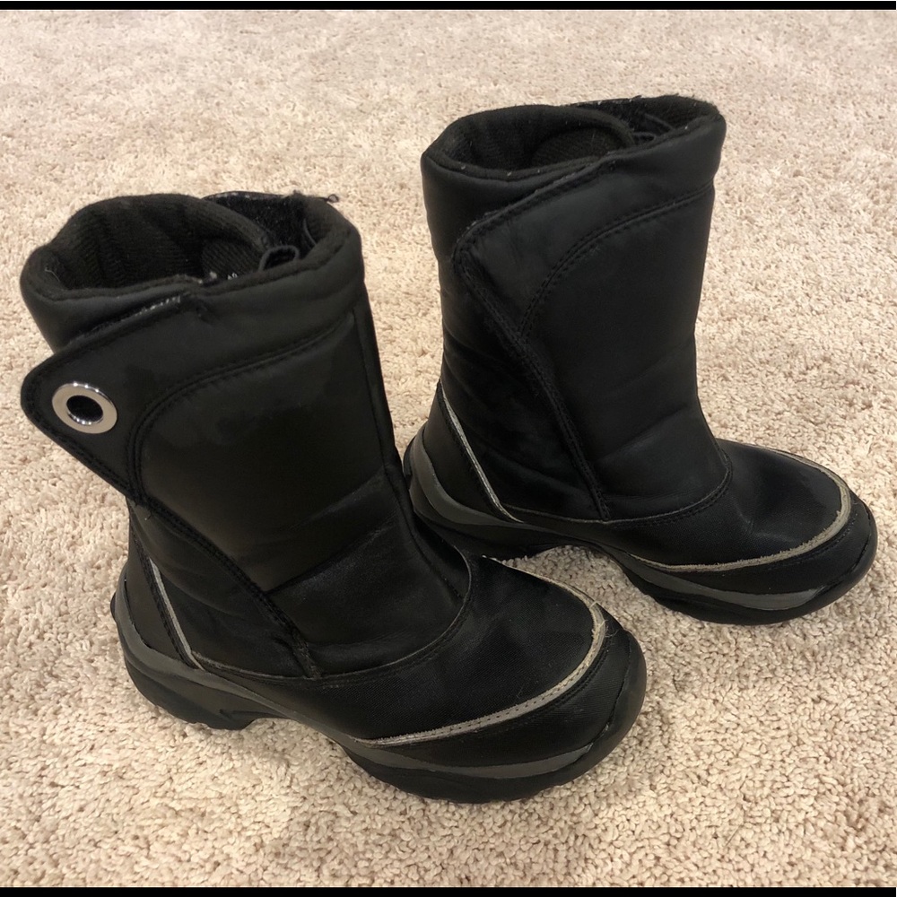 Boys size 12 Land's End snow boots